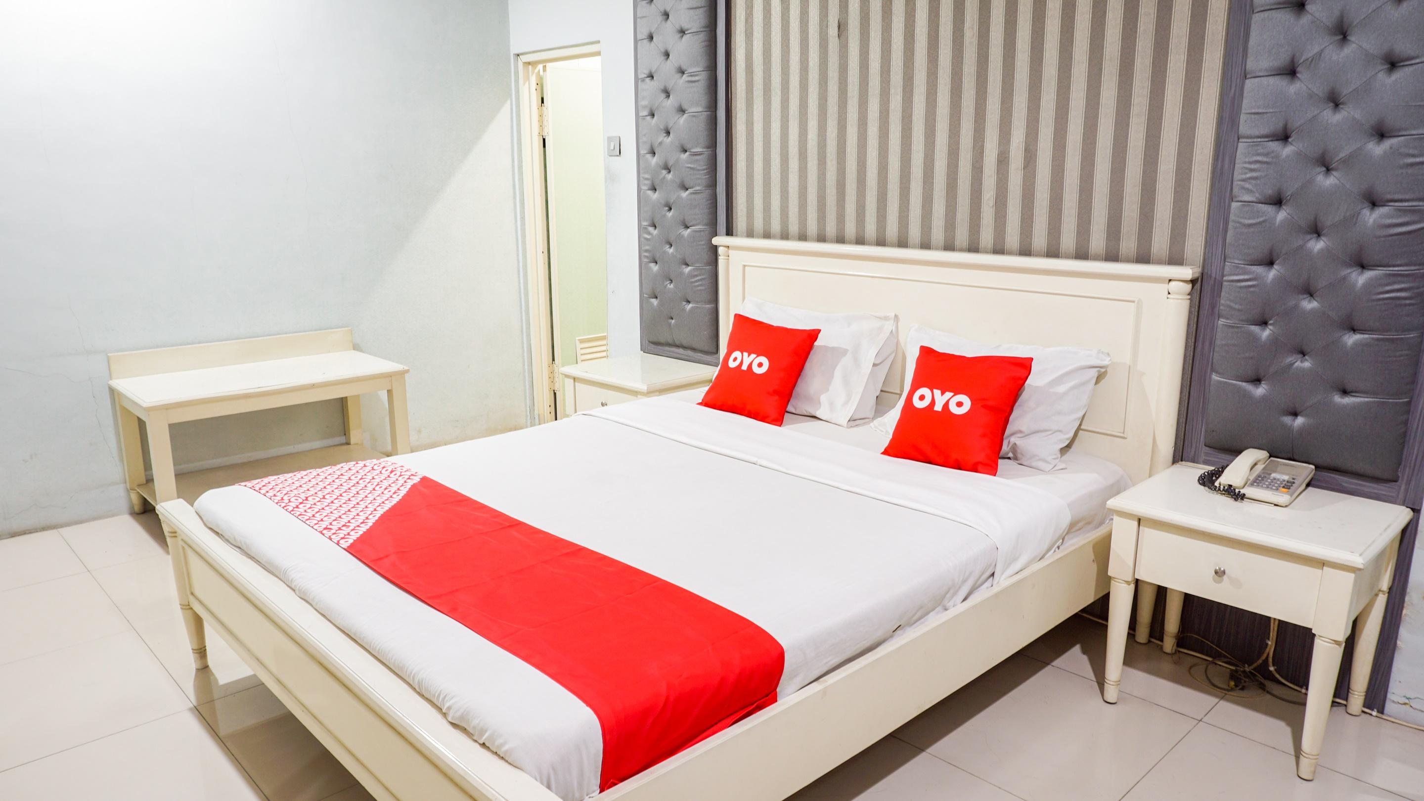 Oyo 2085 Chrysanta Hotel Bandung Exterior photo